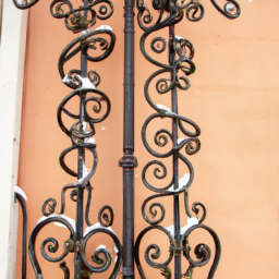 Sécurisez vos escaliers avec des garde-corps en ferronnerie artistique aux motifs élégants Bourg-la-Reine